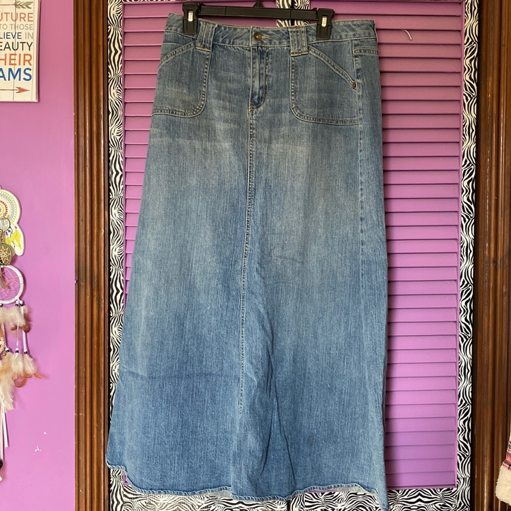 Jean skirt, ankle length.